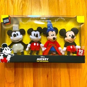 🔥NWT🔥 Mickey Mouse plush 90th anniversary